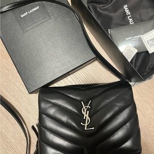 Saint Laurent Toy loulou crossbody bag in great condition!!